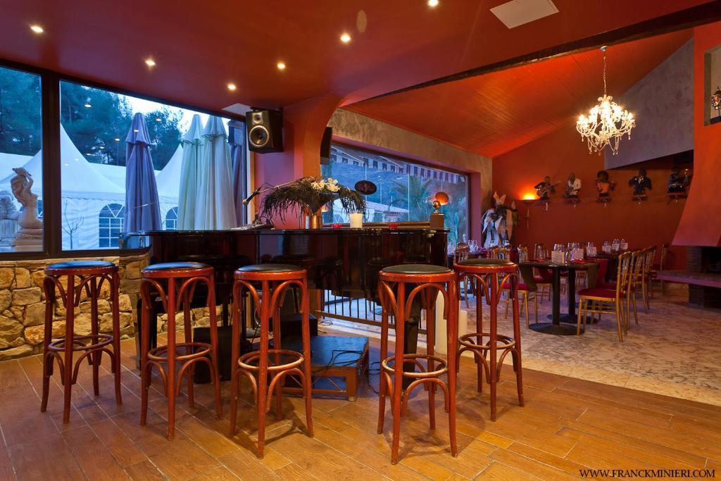 Villa Cyriel Contes  Bagian luar foto